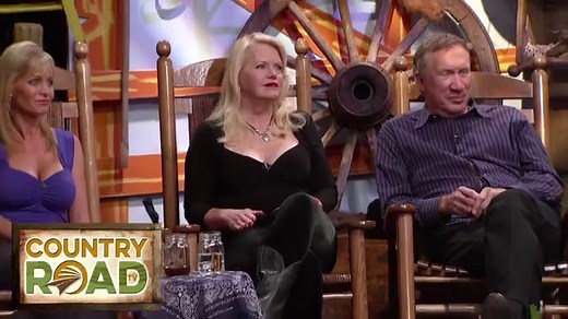 55K views · 614 reactions | Roni Stoneman "The House of the Rising Sun" Watch FULL episodes featuring your favorite artists from Larry's Country Diner, Country's Family Reunion and more! On any device! Just click here: https://countryroadtv.us/facebook | Country Road TV | Facebook