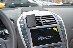 Center Dash Mount for Lincoln MKZ | ProClip USA