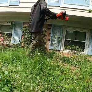 Helping a lonely old grandfather. to cut the grass in his yard for FREE | Lawn Care Services