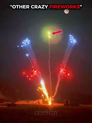 Normal vs crazy firework🤯