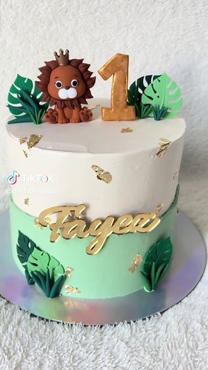 Cutest little cake for little baby turning 1 🥰🫶🏼 #cakedecorating #babycakes #cakebusiness #torontocakes