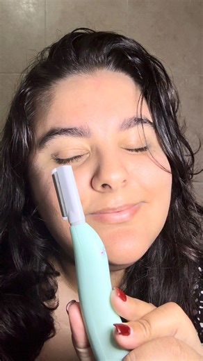 Shantal Marie ✨ on Instagram: "El mejor filtro es una piel hidratada, limpia y brillosa! Sima @spasciences Dermaplaning profesional en casa y en tus manos!!! Sin dolor 3 velocidades Recargable Desde casa Encuentra el enlace para comprar en mi perfil! #dermaplaningfacial #spasciences #sima #skincare #cuidadodetupiel"