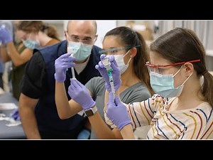 Training new SOM students to give COVID-19 shots