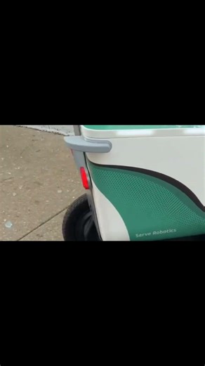 Expensive accident the autonomous robot crashed through glass of Chicago but stop
