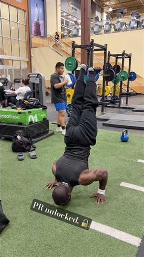 4 Clean Handstand Push-Ups 📈💪 | More Loading, More Strength #calisthenics #hspu