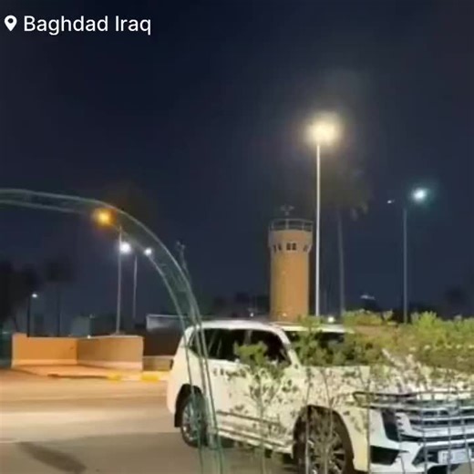 #BREAKING: Watch as footage shows the U.S. military’s C-RAM air defense system successfully intercepting a drone or rocket launched by Iranian-backed militias over Baghdad this evening. The apparent target of the attack was the U.S. Embassy#Iran #foryoupageoffical #foryoupage #fypシ゚