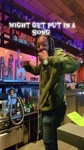 Yan Pull up the skirt #yan #pullup #trending #fyp #dance