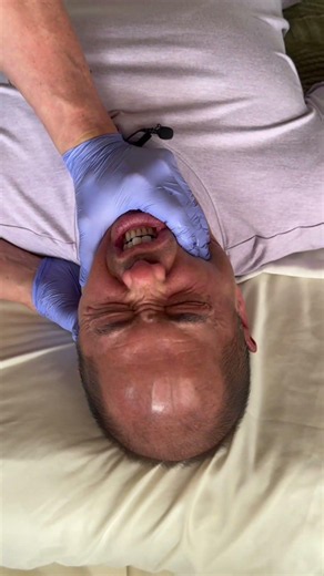 Releasing your jaw can unlock your entire nervous system. ⚡🤯 #pain #release #health