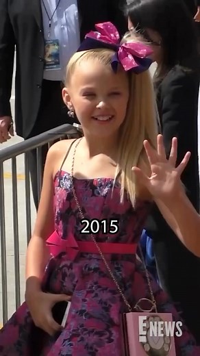 Put #JoJoSiwa at the top of the pyramid today because she’s the birthday girl. 👑 | E! News
