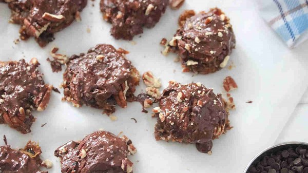Homemade Protein Turtles: The Perfect Sweet and Salty Snack Upgrade