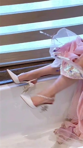 可以让我硬控几秒？#逆水寒手游 #紫薇御宵 #cos #合肥次元之门