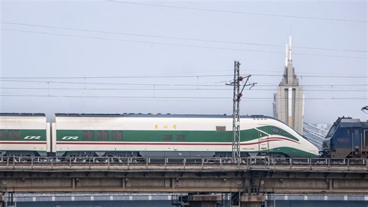 突然冒出来的57021 内燃桶王回送连厂