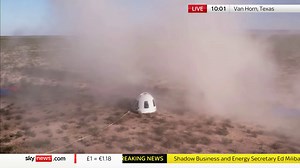 And touchdown - "Welcome back to the newest astronauts" 🚀 The Blue Origin vessel, carrying Star Trek actor William Shatner and three others, has successfully landed in Texas after reaching the edge of space. Live updates: https://trib.al/uaeGP2s | Sky News