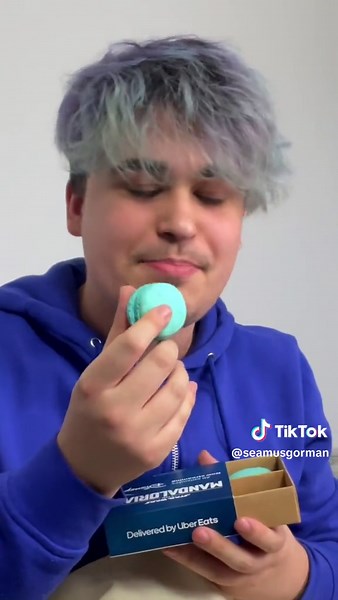 #AD - to celebrate Star Wars day this year make sure to head over to @Uber and get yourself a limited edition Grogu supply box while you’re watching the new season of The Mandalorian on @Disney !! #ubereats #disneyplusuk #themandalorian #thegrogusupplybox