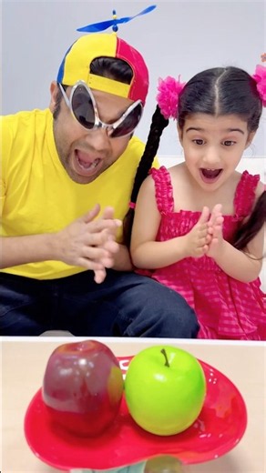 Eat healthy stay healthy - Jaz and dad learns to eat apple 🍏