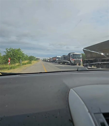 The Zimbabwe Revenue Authority's abrupt change in customs procedures has resulted in delays and protracted queues at the Beit-bridge border post. We urge stakeholders to convey to the authorities the pressing need to resolve this situation, given the heightened vulnerability of drivers to robbery and harm, and ensure the safety and health of our citizens. | Moscow Chigs