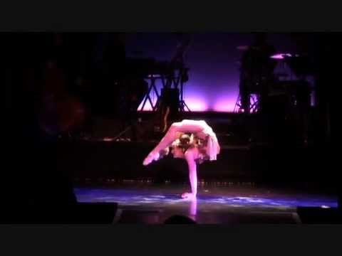 Yulia Fadeeva contortion Stuttgart, Friedrichsbau Variete