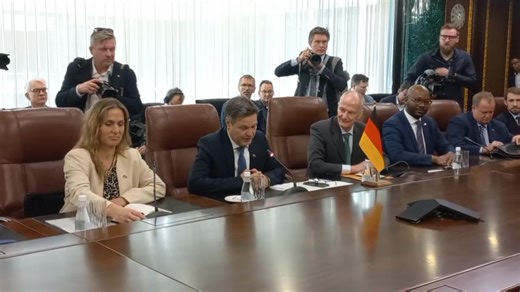 JUST IN: Germany, Namibia sign green energy agreements Robert Habeck, Germany's federal minister for economic affairs and climate change, is currently at State House to meet President Hage Geingob. Habeck said Germany's interest is energy, but, most importantly, that Namibia first have access to clean energy. Habeck and Namibia's mines and energy minister Tom Alweendo this morning signed an agreement that encompasses investments in education and for the creation of jobs in the green hydrogen sec