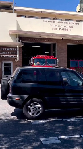 1.1M views · 10K reactions | TILLER RESPONDING-LA County Fire Department Quint 8 a KME Tractor Drawn Aerial-Video credit: @la_emergencyphotos | Tractordrawnaerial.com | Facebook