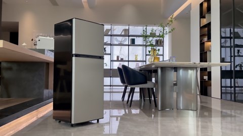 WANAI 4.5 Cu.ft Large Size Mini Fridge with Adjustable Thermostat, Compact Refrigerator Silver, New