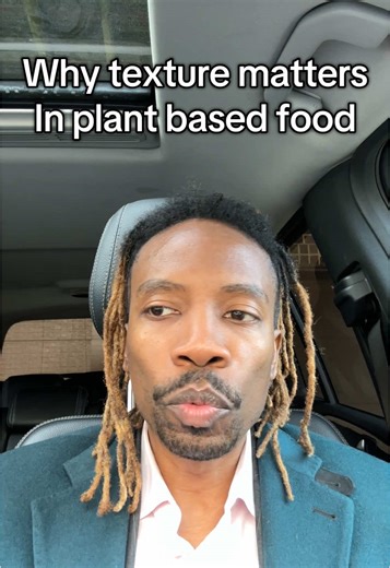 Texture is what makes plant-based food satisfying. When people say plant-based doesn’t “fill them up,” they’re really saying it’s missing contrast. Crunch, chew, creaminess, crisp edges, those signals tell your brain you ate something substantial. Plants already have flavor. Texture is what turns that flavor into a meal. That’s why crispy tofu, chewy mushrooms, creamy sauces, and tender grains matter. Get the texture right, and nobody asks “where’s the meat? #chefedharris #plantbased