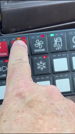 You've never heard a Duramax this angry! 🤬😈 #bankspower #banksbuilt #amsoil #c20 #rust #patina #c10nation #chevy #duramaxdiesel #vintagetrucks #c10 #chevy #trucks #lowered #duramax #l5p #l5pduramax #6point6 #diesel #supercharged #lokjaw #whipple #rev #engine #whipplesuperchargers