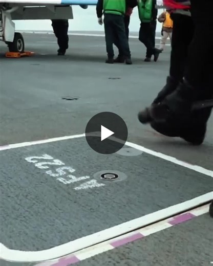 #t45goshawk #ussgeraldrford #airpower #emals #aircraft #navalaviation #deckcrew #militaryaviation #usnavy | Dexter Hall