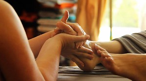 How to Give a Deep Tissue Foot Massage