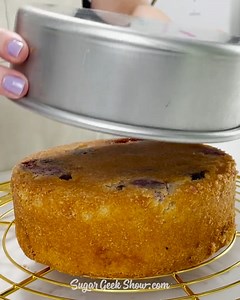 Let's talk about cake goop! Cake goop pan release is a holy grail must-have for most bakers! And it basically doesn't go bad if you store it properly! It's worth mentioning that cakes with higher amounts of sugar will definitely still stick to the pan, like my strawberry cake recipe, for example. So in that case, it's best to use a parchment circle as well as cake goop to prevent sticking. And if you're wondering about the container/brush, I have it linked on my Amazon if you want to add it to y