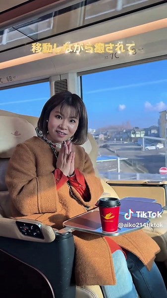 【名古屋】 名古屋旅行のマンネリが120%解消する！ 目から鱗の名古屋旅行おすすめプランを紹介するよ🔥 片道約五千円、新幹線なら40分で行けちゃう名古屋旅行！ でも味噌カツ食べてひつまぶし食べて、科学館行ったら…あとなにしよう?! そんな悩みを解消！！ グルメはもちろんお出かけスポットに交通手段まで🚅保存してこの春はみんなで名古屋に行こうー🙆‍♀️ 近鉄特急ひのとり 大阪難波-近鉄名古屋 予約:乗車の1ヶ月前の10:30より窓口もしくはネットで予約可能 ▶︎料金 大阪難波から名古屋まで 4540円、2時間5分 プレミアム車両別途900円 🚄新幹線の場合 6480円、49分 コメダ和喫茶 おかげ庵 栄広小路店 📍 愛知県名古屋市中区錦3-21-24 🚃伏見駅より徒歩7分 🕒7:00ー22:00 💳カード可、電子マネー可 ▶︎オーダー ・アイスグリーンティー580円 モーニング おにぎりセット 11時までドリンクオーダーで無料 ・だんご三昧 630円 ・かき氷 苺 580円 コニカミノルタプラネタリウム満天 📍名古屋市西区則武新町3-1-17 イオンモールNagoya N