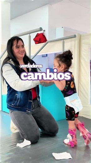 Charlote y su familia asisten a CIREC en Bogotá.