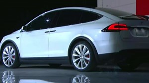 Tesla unveils luxury electric SUV