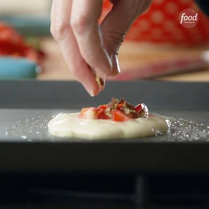 1.8M views · 12 reactions | Pancake Pockets have a surprise on the inside! 丹 Get more recipes from Ree, Saturdays at 10a|9c and subscribe to discovery+ to stream more episodes of the show: https://links.discoveryplus.com/P6K9VEgeygb. #discoveryplus Save the recipe: https://foodtv.com/2AzfCn5 | Food Network | Facebook
