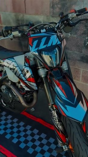 Give your bike the carpet treatment. Every masterpiece deserves its own stage.✨