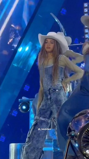 YEAH! Blue Ivy & Beyonce performs “Crazy in Love” on the Cowboy Carter Tour #beyonce #blueivy
