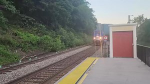 File:Amtrak train 51 arriving at Thurmond.webm - Wikimedia Commons