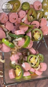 35K views · 865 reactions | Salseros aquí les dejo mis salchichas al escabeche… . Para que las coman como botanita en este clásico regio del jueves… . Son deliciosas y especiales para acompañarlas con una Miller Lite bien helada… . Yo las hice con jalapeños… quien se anima con serrano o con habanero ? . #elmassalsa #quetodomexicoseenchile #receta #botana #clasico #picante #futbol #mexico | El Mas Salsa | Facebook