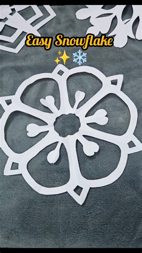 ❄️Easy Beautiful Snowflake #diy #snowflakes #shorts
