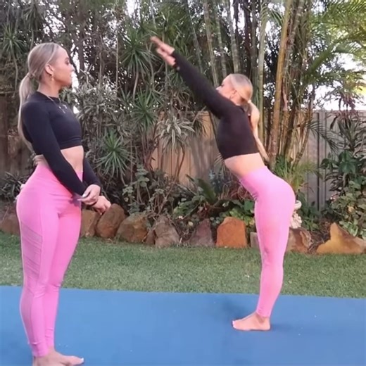 Learn how to perform a back handspring with us 🤸🏼‍♀️🤸🏼‍♀️ | The Rybka Twins