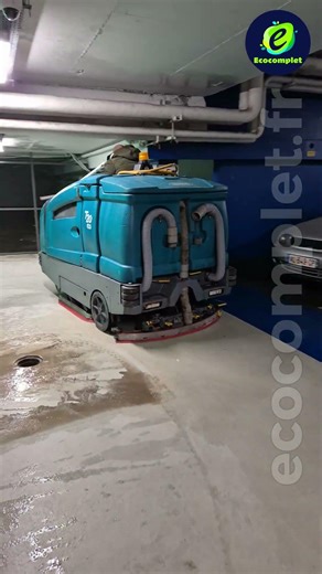 Autolaveuse Tennant T20 en action : regardez la différence avant / après dans ce parking à Sannois