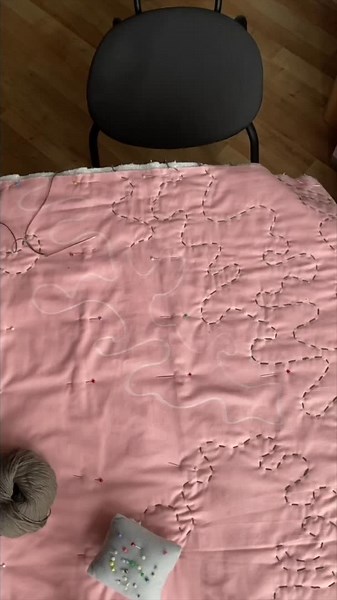 „roaming around” vest i have discorvered how much i love hand quilting my pieces - extermy time consuming, but worth it 💕 handmade quilted reversible vest with a collar made from 100% repurposed second-hand fabric available to buy at my depop: makers_journal 💗💗 #quiltedvest #quiltedjacket #quilting #sewingproject #handmadefashion #slowfashion #sewistsoftiktok