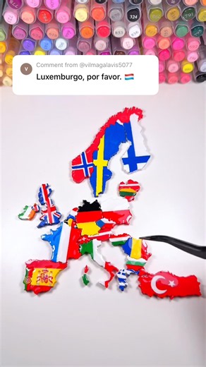 Painting Luxembourg 🇱🇺 Flag on a 3D Printed Puzzle#country #diy #world #flag #map #luxemburg