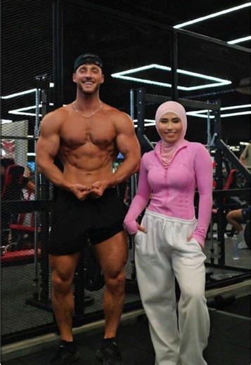 open recruitment gym partner, minimum 6’ tall & muscular