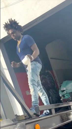 Kodak Black Already Rebuilding his Wrecked 71 Chevy donk