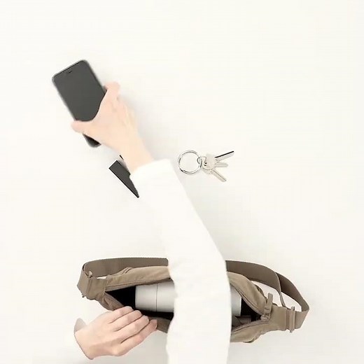 UNIQLO: Round Mini Shoulder Bag