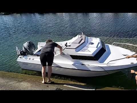 Mise à l'eau du bateau