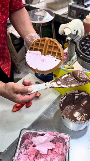 Strawberry & Chocolate Waffle 🍓🍫 | Crispy Belgian Waffle with Whipped Cream | Korean Street Food