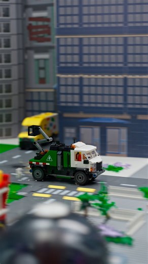 【樂高® 城市交通工具 Remix！😎】 這個按鈕有什麼功能？哪個按鈕？這個嗎？😈 小樂還真的是第一次同時要經歷暈車、暈船、暈機… 60505飛機、作業車和氣墊船混搭套裝 由你自由混搭，親手打造自己的超狂救援交通工具🚚🚁🚤 這是你的城市，沒有極限，也沒有任何限制！ #樂高城市 #樂高 #台灣樂高 | LEGO