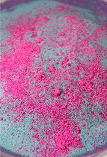 HUNNYYYY THIS LAUNDRY SUGAR???!!!!!!!!! The color 👏 The scent 👏 The consistency 👏 Order yours NOW!!! @Kleans by K 🫧✨ More to come! And full video will be on my insta soon! #laundrypowder #laundrytok #powderbombs #foca #laundrypaste