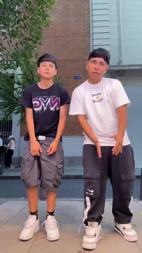 Baila Conmigo: Reparto Chocolate y Ritmo Cubano